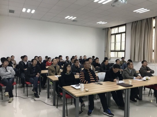 365英国上市集团组织新进教师进行首聘期满述职汇报